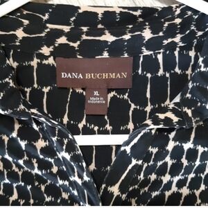 Womens dressy Blouse Button up Collared shirt XL Dana Buchman animal print